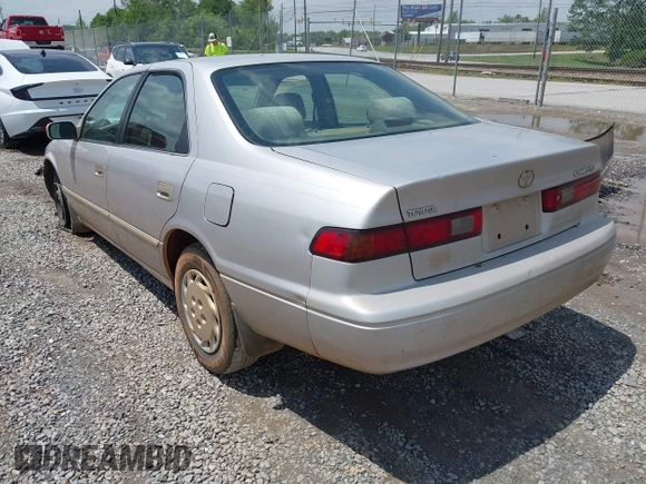 1999 Toyota Camry LE с VIN 4T1BG22K7XU604965, выставлен на аукционе IAAI как лот 42268543 с пробегом 143 719 миль миль и . История ставок и продаж доступна на DreamBid. Изображение 3.