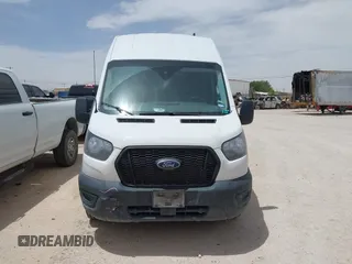 2023 Ford Transit Cargo z VIN 1FTBR3X83PKA97706, wystawiony jako IAAI lot #42253817 z przebiegiem 54 042 mil mil oraz . Historia ofert i sprzedaży dostępna na DreamBid. Obrazek 12.
