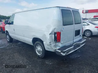 2013 Ford Econoline Cargo Commercial z VIN 1FTNE1EW2DDA04169, wystawiony jako IAAI lot #42110332 z przebiegiem 65 551 mil mil oraz . Historia ofert i sprzedaży dostępna na DreamBid. Obrazek 3.