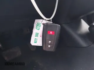 2018 Toyota Prius Two z VIN JTDKBRFU7J3065008, wystawiony jako IAAI lot #41744883 z przebiegiem 94 031 mil mil oraz . Historia ofert i sprzedaży dostępna na DreamBid. Obrazek 11.