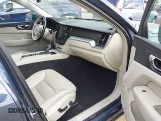 2019 Volvo XC60 Momentum z VIN LYV102DK2KB376653, wystawiony jako IAAI lot #42036668 z przebiegiem 63 603 mil mil oraz . Historia ofert i sprzedaży dostępna na DreamBid. Obrazek 5.