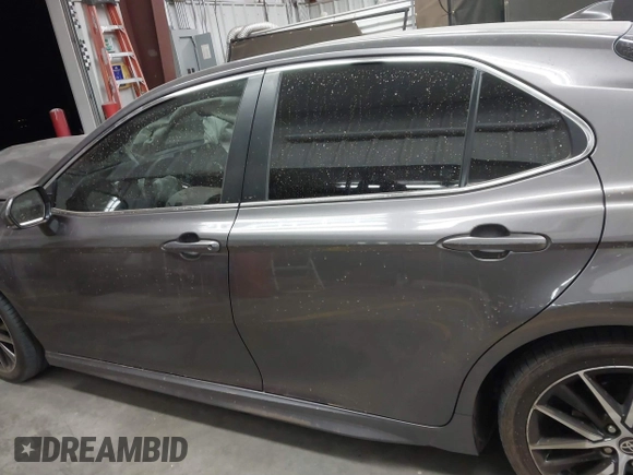 2022 Toyota Camry SE with VIN 4T1T11AK3NU717312, listed as a IAAI auction lot 41721896 with 29,923 mi miles. Bid and sale history available at carsss.com. Image 14.