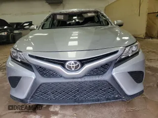 2020 Toyota Camry SE with VIN 4T1G11AK9LU322615, listed as a Copart auction lot 84013074 with 109,225 mi miles and Clean Title. Bid and sale history available at carsss.com. Image 5.
