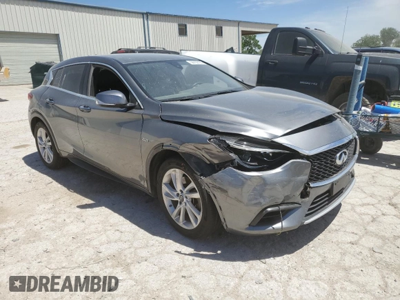 2017 Infiniti QX30 Luxury z VIN SJKCH5CP7HA033964, wystawiony jako Copart lot #56758195 z przebiegiem 92 253 mil mil oraz Szkoda całkowita • Salvage title. Historia ofert i sprzedaży dostępna na DreamBid. Obrazek 4.