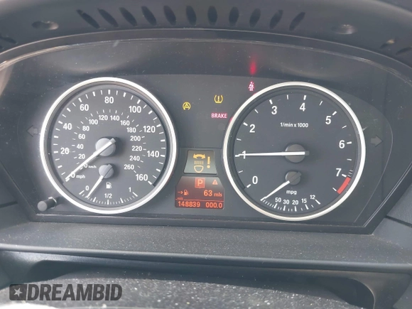 2010 BMW 5 Series 528i xDrive z VIN WBANV1C55AC157346, wystawiony jako IAAI lot #42286529 z przebiegiem 148 839 mil mil oraz . Historia ofert i sprzedaży dostępna na DreamBid. Obrazek 7.