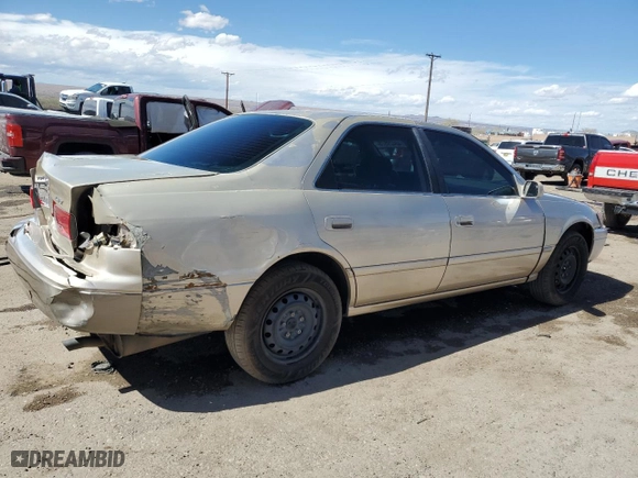 2000 Toyota Camry CE with VIN JT2BG28K4Y0383256, listed as a Copart auction lot 48429575 with 187,761 mi miles and Salvage Title. Bid and sale history available at carsss.com. Image 3.