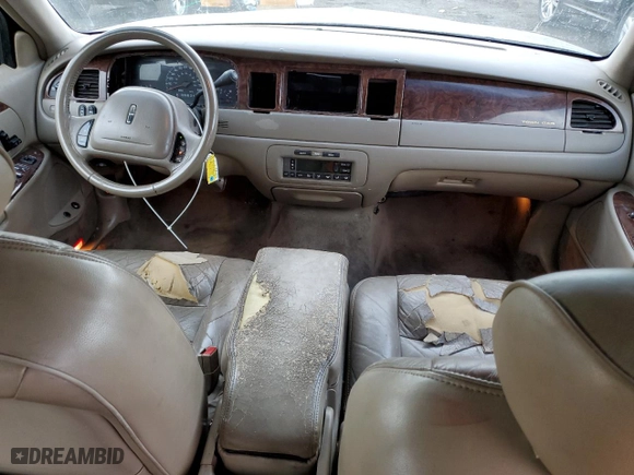 2001 Lincoln Town Car Executive with VIN 1LNHM81W81Y700002, listed as a Copart auction lot 47018365 with 129,456 mi miles and Salvage Title. Bid and sale history available at carsss.com. Image 8.