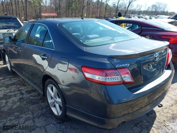 2011 Toyota Camry LE with VIN 4T1BF3EK2BU226258, listed as a IAAI auction lot 41620360 with 189,663 mi miles. Bid and sale history available at carsss.com. Image 3.