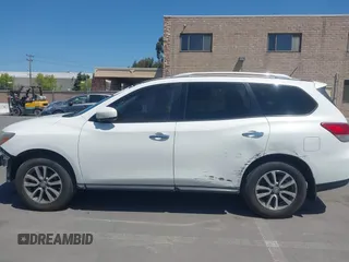2013 Nissan Pathfinder SV with VIN 5N1AR2MN2DC657541, listed as a IAAI auction lot 41905930 with 311,578 mi miles. Bid and sale history available at carsss.com. Image 15.