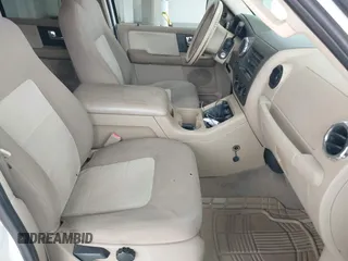 2006 Ford Expedition Special Service z VIN 1FMPU16586LA45072, wystawiony jako IAAI lot #42343869 z przebiegiem 186 039 mil mil oraz . Historia ofert i sprzedaży dostępna na DreamBid. Obrazek 5.