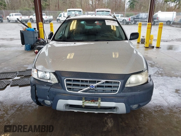 2006 Volvo XC70 with VIN YV4SZ592X61210458, listed as a IAAI auction lot 41663456 with 179,475 mi miles. Bid and sale history available at carsss.com. Image 12.