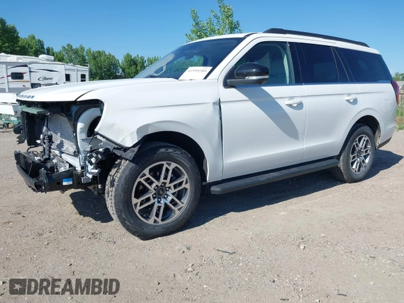 2025 Ford Expedition XLT с VIN 1FMJU1J85SEA23004, выставлен на аукционе IAAI как лот 42395289 с пробегом 1 917 миль миль и . История ставок и продаж доступна на DreamBid. Изображение 2.