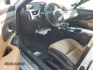 2019 Lexus ES 350 with VIN 58ABZ1B10KU024504, listed as a Copart auction lot 61675655 with 35,124 mi miles and Salvage title. Bid and sale history available at DreamBid. Image 8.