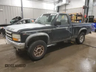 1995 Dodge Dakota z VIN 1B7GG26Y9SW925251, wystawiony jako Copart lot #43832005 z przebiegiem 171 456 mil mil oraz Czysty tytuł • Clean title. Historia ofert i sprzedaży dostępna na DreamBid. Obrazek 1.