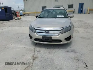2010 Ford Fusion SE z VIN 3FAHP0HA7AR355587, wystawiony jako Copart lot #53390305 z przebiegiem 160 598 mil mil oraz Czysty tytuł • Clean title. Historia ofert i sprzedaży dostępna na DreamBid. Obrazek 10.