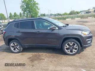 2019 Jeep Compass High Altitude z VIN 3C4NJDCB0KT817868, wystawiony jako IAAI lot #42412551 z przebiegiem 32 916 mil mil oraz . Historia ofert i sprzedaży dostępna na DreamBid. Obrazek 13.