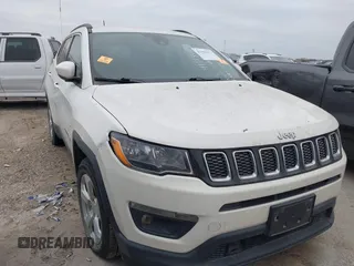 2019 Jeep Compass Latitude with VIN 3C4NJCBBXKT802046, listed as a IAAI auction lot 41359411 with 82,747 mi miles. Bid and sale history available at carsss.com. Image 1.