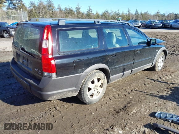 2004 Volvo V70 XC70 with VIN YV1SZ59H441151020, listed as a IAAI auction lot 41761408 with 195,292 mi miles. Bid and sale history available at carsss.com. Image 4.
