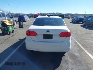 2012 Volkswagen Jetta Sedan SE w/Convenience PZEV with VIN 3VWDP7AJ2CM374783, listed as a IAAI auction lot 41636257 with 124,458 mi miles. Bid and sale history available at carsss.com. Image 16.