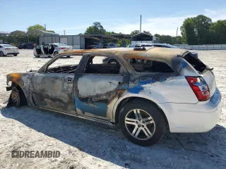 2005 Dodge Magnum z VIN 2D4FV48T05H185562, wystawiony jako Copart lot #56011775 z przebiegiem Nie podano mil oraz Nie do naprawy. Historia ofert i sprzedaży dostępna na DreamBid. Obrazek 2.