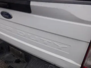 2020 Ford F-250 XL z VIN 1FT7X2A63LEC22998, wystawiony jako IAAI lot #42035147 z przebiegiem 111 478 mil mil oraz . Historia ofert i sprzedaży dostępna na DreamBid. Obrazek 1.