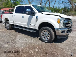 2017 Ford F-250 Lariat z VIN 1FT7W2BT4HEB67122, wystawiony jako IAAI lot #41992637 z przebiegiem 148 187 mil mil oraz . Historia ofert i sprzedaży dostępna na DreamBid. Obrazek 1.
