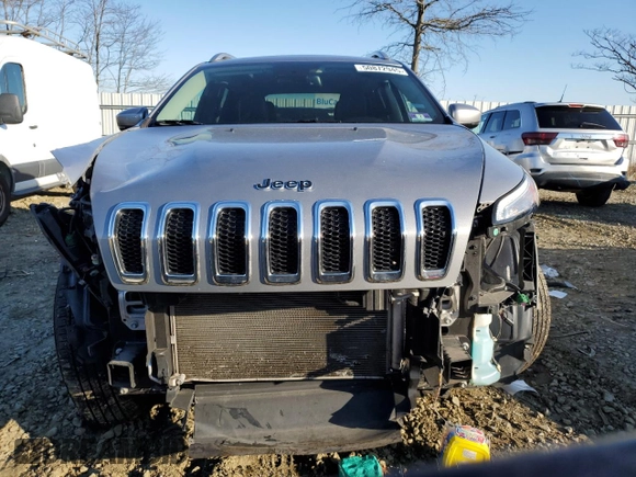 2017 Jeep Cherokee Overland с VIN 1C4PJMJS5HW665021, выставлен на аукционе Copart как лот 50872945 с пробегом 98 502 миль миль и Списание • Salvage title. История ставок и продаж доступна на DreamBid. Изображение 5.