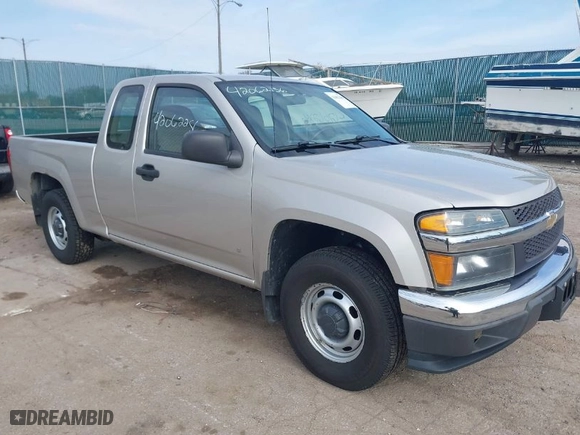 2008 Chevrolet Colorado Work Truck with VIN 1GCCS199088121980, listed as a IAAI auction lot 42062256 with 104,882 mi miles. Bid and sale history available at carsss.com. Image 1.
