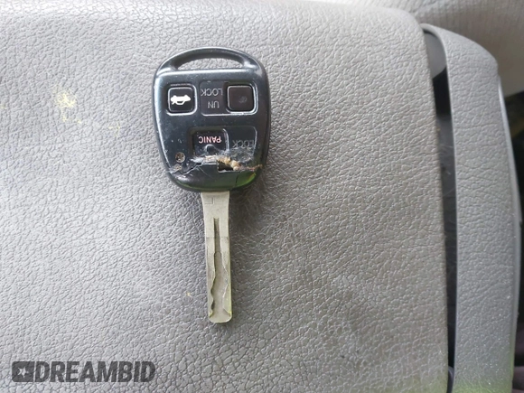 2005 Lexus ES 350 z VIN JTHBA30G155087842, wystawiony jako IAAI lot #42304923 z przebiegiem 300 136 mil mil oraz . Historia ofert i sprzedaży dostępna na DreamBid. Obrazek 11.