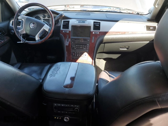 2010 Cadillac Escalade Premium with VIN 1GYUKCEF2AR264970, listed as a Copart auction lot 49448435 with 153,957 mi miles and Salvage title. Bid and sale history available at DreamBid. Image 8.