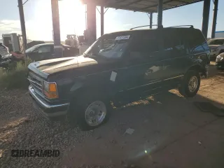1994 Ford Explorer Eddie Bauer z VIN 1FMDU32X3RUD38012, wystawiony jako Copart lot #77417304 z przebiegiem 83 648 mil mil oraz Szkody całkowita. Historia ofert i sprzedaży dostępna na DreamBid. Obrazek 1.