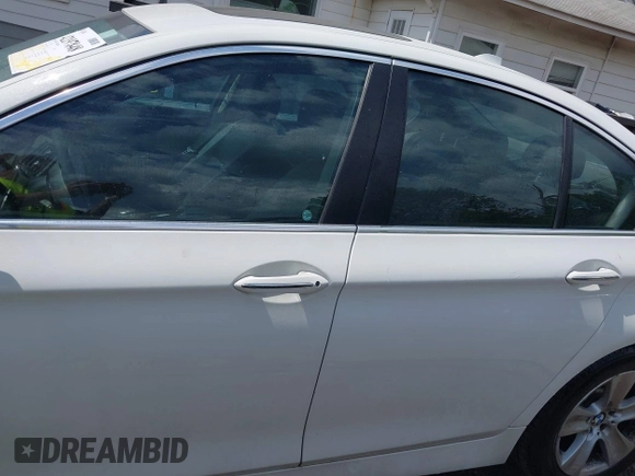 2013 BMW 5 Series 528i xDrive with VIN WBAXH5C58DD113587, listed as a IAAI auction lot 42197848 with 106,085 mi miles and . Bid and sale history available at DreamBid. Image 15.