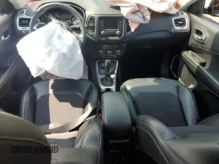 2018 Jeep Compass Altitude z VIN 3C4NJDBB0JT291161, wystawiony jako Copart lot #61835695 z przebiegiem Nie podano mil oraz Szkoda całkowita • Salvage title. Historia ofert i sprzedaży dostępna na DreamBid. Obrazek 8.