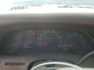 1999 Ford F-250 XL с VIN 1FTNF20L3XEA99923, выставлен на аукционе Copart как лот 58765435 с пробегом 559 043 миль миль и Списание • Salvage title. История ставок и продаж доступна на DreamBid. Изображение 9.