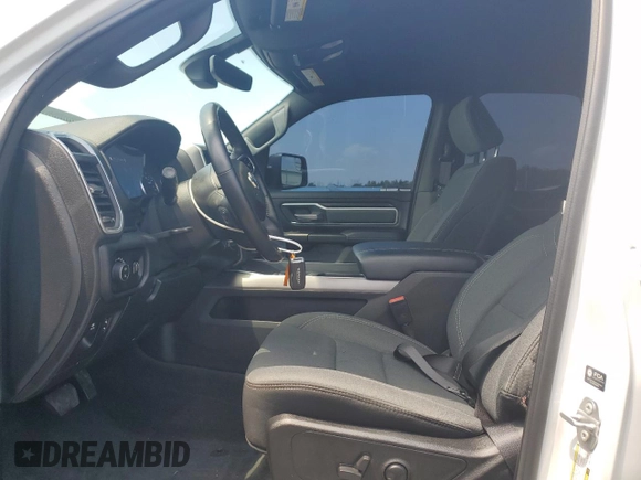 2022 Ram 1500 Big Horn z VIN 1C6SRFBT6NN117916, wystawiony jako Copart lot #61013935 z przebiegiem 43 241 mil mil oraz Szkoda całkowita • Salvage title. Historia ofert i sprzedaży dostępna na DreamBid. Obrazek 7.