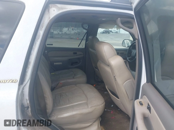 2001 Chevrolet Tahoe LS z VIN 1GNEC13T11R162930, wystawiony jako IAAI lot #42373226 z przebiegiem 335 448 mil mil oraz . Historia ofert i sprzedaży dostępna na DreamBid. Obrazek 8.