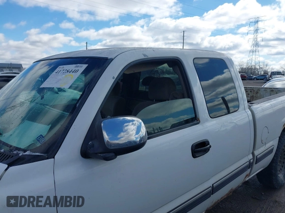 2002 Chevrolet Silverado 1500 LT with VIN 2GCEK19T521384478, listed as a IAAI auction lot 41728440 with 223,338 mi miles. Bid and sale history available at carsss.com. Image 12.