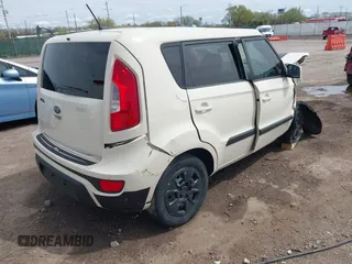 2013 Kia Soul with VIN KNDJT2A56D7488031, listed as a IAAI auction lot 41941283 with 1 mi miles. Bid and sale history available at carsss.com. Image 4.