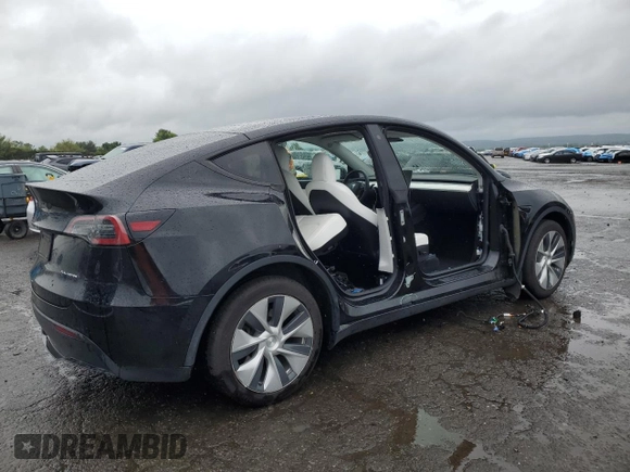 2022 Tesla Model Y Long Range z VIN 7SAYGDEE0NF327147, wystawiony jako Copart lot #58422885 z przebiegiem 39 021 mil mil oraz Szkody całkowita. Historia ofert i sprzedaży dostępna na DreamBid. Obrazek 3.