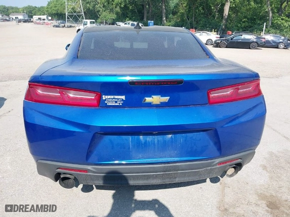 2018 Chevrolet Camaro 1LT with VIN 1G1FB1RX3J0109850, listed as a IAAI auction lot 39699129 with NaN miles. Bid and sale history available at carsss.com. Image 16.