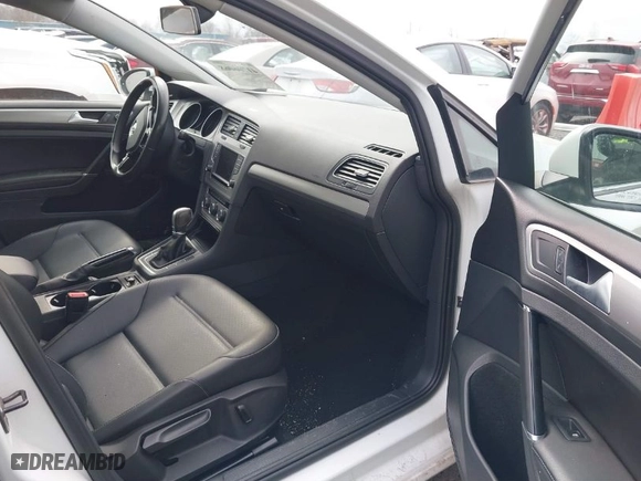 2016 Volkswagen Golf SportWagen TSI S with VIN 3VWC17AU3GM521884, listed as a IAAI auction lot 41706068 with 68,560 mi miles. Bid and sale history available at carsss.com. Image 5.