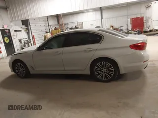 2020 BMW 5 Series 540i xDrive z VIN WBAJS3C0XLWW78586, wystawiony jako IAAI lot #41380055 z przebiegiem 44 310 mil mil oraz . Historia ofert i sprzedaży dostępna na DreamBid. Obrazek 13.