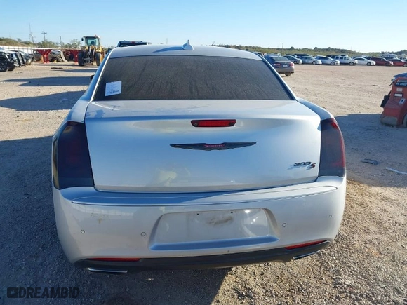 2021 Chrysler 300 with VIN 2C3CCABG6MH626517, listed as a IAAI auction lot 40832346 with NaN miles. Bid and sale history available at carsss.com. Image 16.