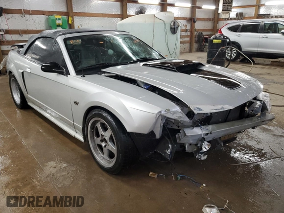 2002 Ford Mustang GT Deluxe z VIN 1FAFP45X62F160859, wystawiony jako Copart lot #45946145 z przebiegiem 110 078 mil mil oraz Szkoda całkowita • Salvage title. Historia ofert i sprzedaży dostępna na DreamBid. Obrazek 4.