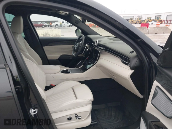 2023 Maserati Grecale Modena z VIN ZN682AVM6P7413121, wystawiony jako IAAI lot #42092049 z przebiegiem 8 132 mil mil oraz . Historia ofert i sprzedaży dostępna na DreamBid. Obrazek 5.