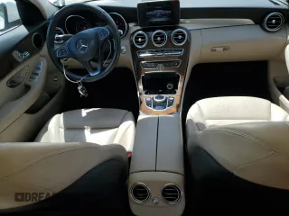 2017 Mercedes-Benz C 300 с VIN 55SWF4JB8HU199925, выставлен на аукционе Copart как лот 52771295 с пробегом 110 770 миль миль и Списание • Salvage title. История ставок и продаж доступна на DreamBid. Изображение 8.