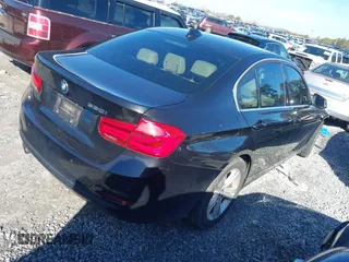 2017 BMW 3 Series 330i z VIN WBA8B9G34HNU56984, wystawiony jako IAAI lot #41455133 z przebiegiem 75 824 mil mil oraz . Historia ofert i sprzedaży dostępna na DreamBid. Obrazek 4.
