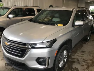 2022 Chevrolet Traverse LT z VIN 1GNEVHKW8NJ169036, wystawiony jako IAAI lot #42414295 z przebiegiem 104 612 mil mil oraz . Historia ofert i sprzedaży dostępna na DreamBid. Obrazek 1.