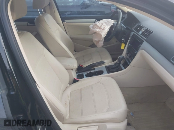 2013 Volkswagen Passat SE z VIN 1VWBN7A37DC059916, wystawiony jako IAAI lot #41638660 z przebiegiem 97 714 mil mil oraz . Historia ofert i sprzedaży dostępna na DreamBid. Obrazek 5.