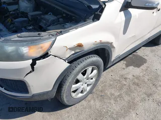 2011 Kia Sorento LX with VIN 5XYKTCA17BG072688, listed as a IAAI auction lot 41903687 with 222,025 mi miles and . Bid and sale history available at DreamBid. Image 6.